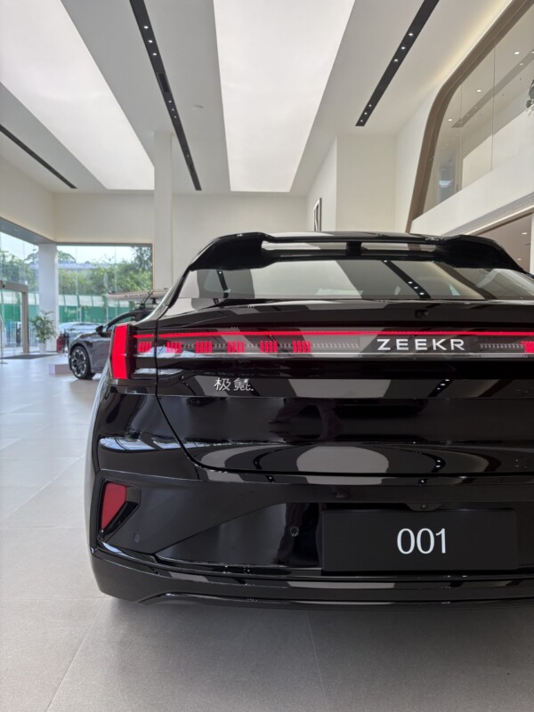 ZEEKR 001 - Image 5
