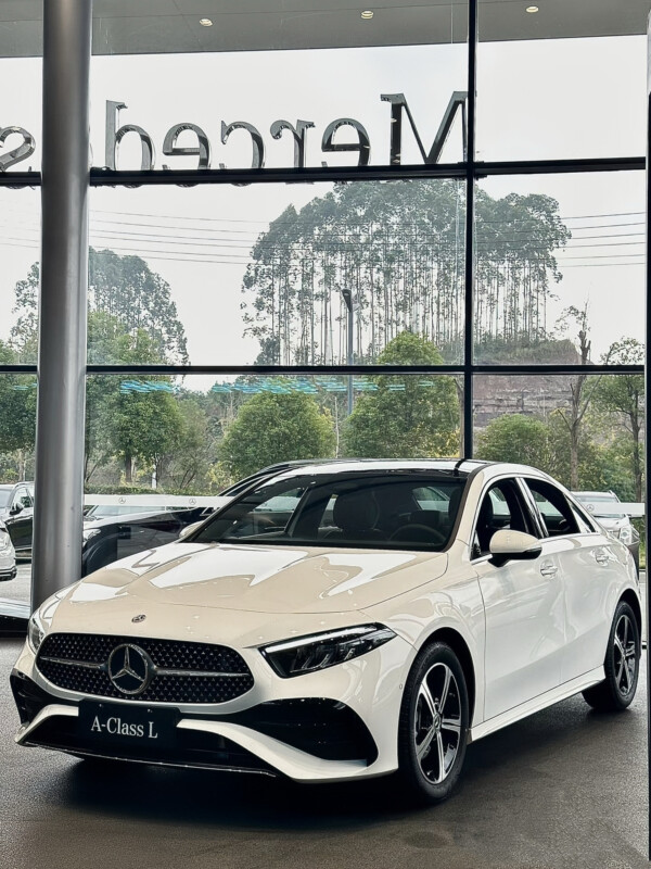 Mercedes-Benz A200L