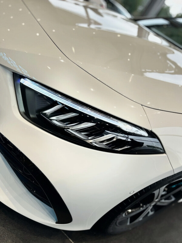 Mercedes-Benz A200L - Image 2