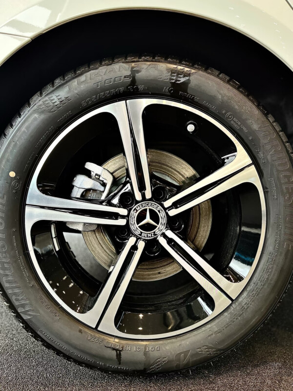 Mercedes-Benz A200L - Image 7